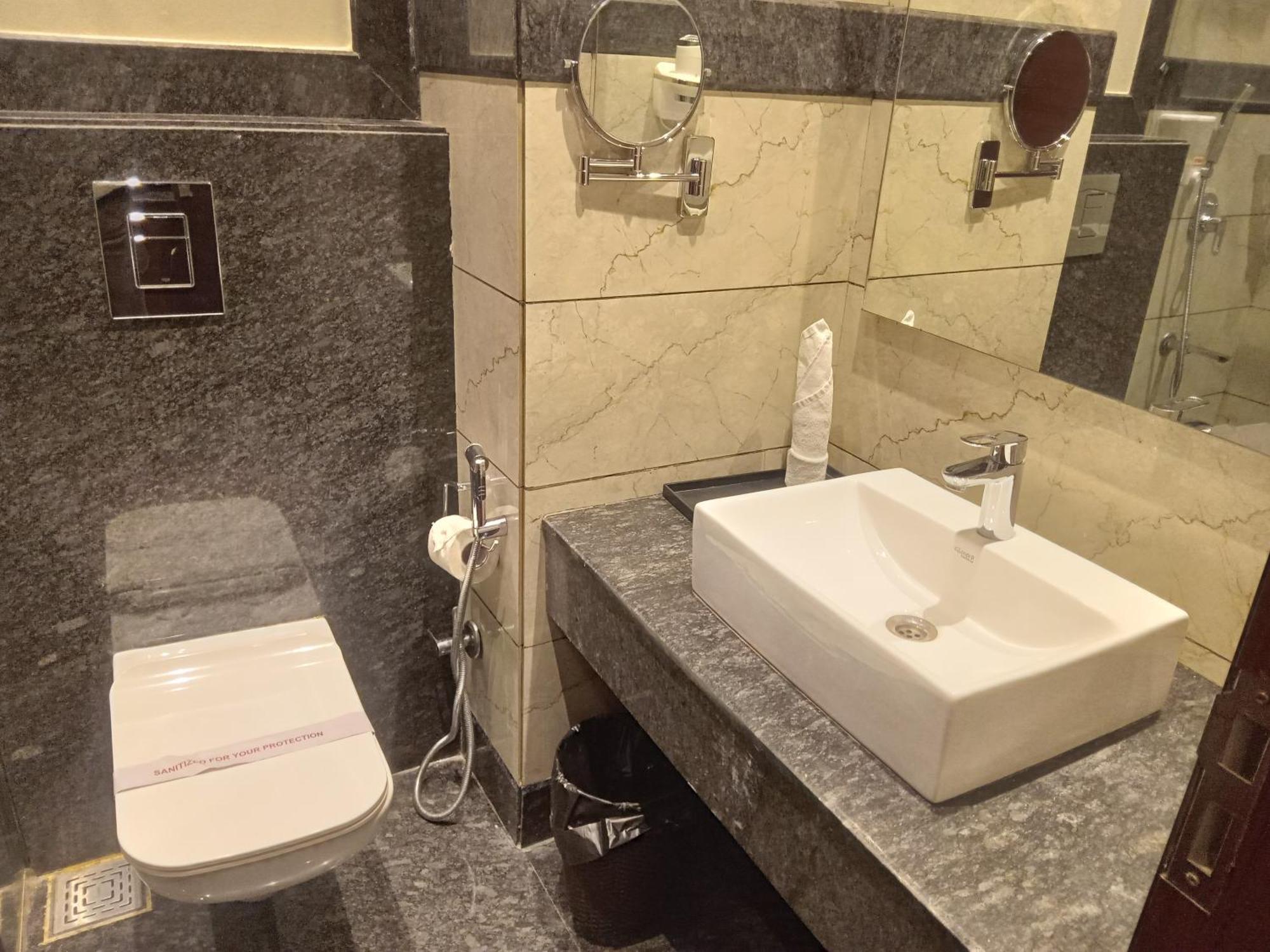The Stella Hotel & Resort Ludhiana Bilik gambar